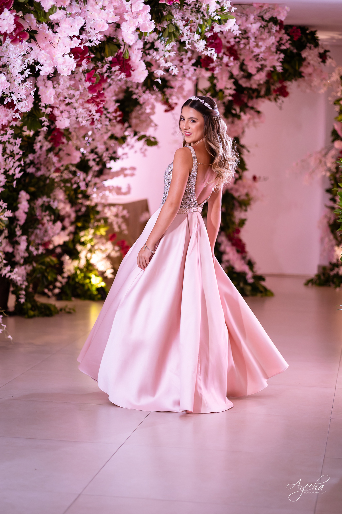 Debutante elegante; Debutante luxo; 15 anos de luxo; fotos debutante; fotos 15 anos; eventos Curitiba; Maggiore Evento, 15 anos Maggiore; Casamento Maggiore; Barigui Eventos; Decoração 15 anos; Cerimonial 15 anos; Vestido debutante; vestido rosaDebutante 