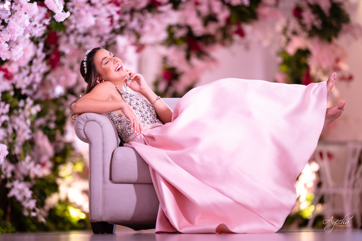 Debutante elegante; Debutante luxo; 15 anos de luxo; fotos debutante; fotos 15 anos; eventos Curitiba; Maggiore Evento, 15 anos Maggiore; Casamento Maggiore; Barigui Eventos; Decoração 15 anos; Cerimonial 15 anos; Vestido debutante; vestido rosav