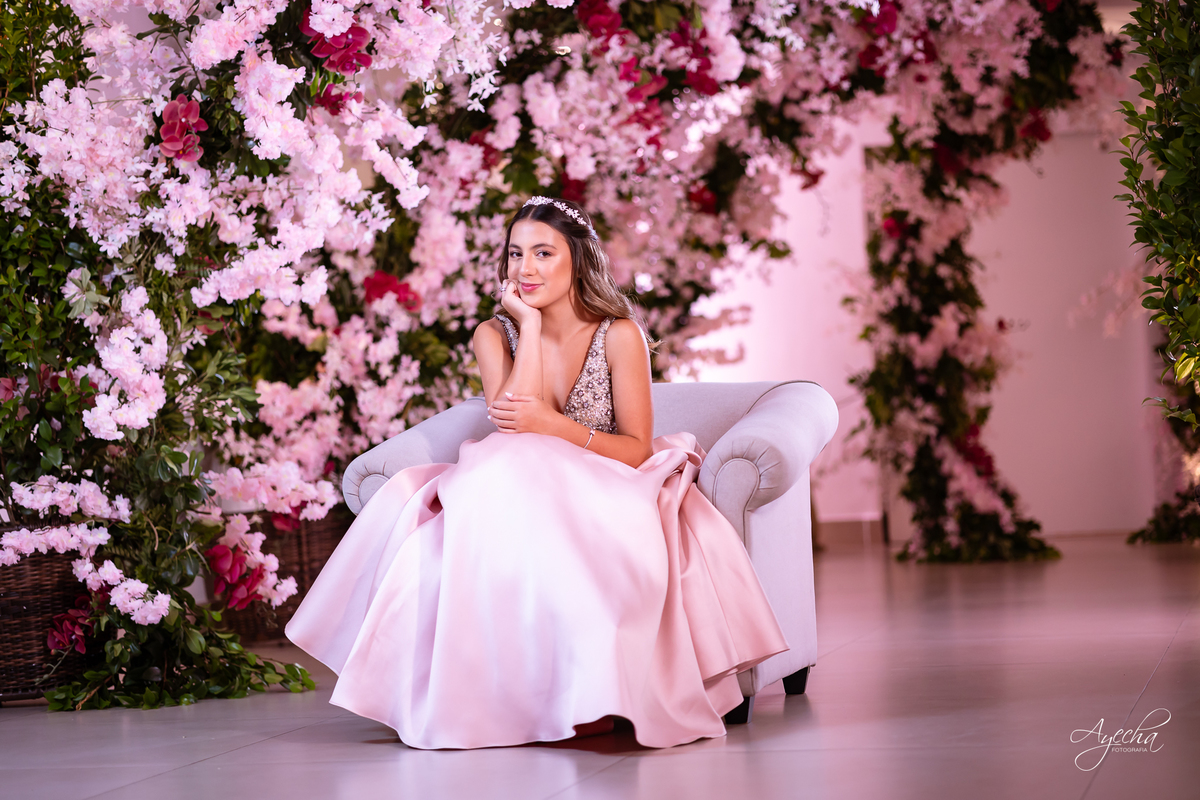 Debutante elegante; Debutante luxo; 15 anos de luxo; fotos debutante; fotos 15 anos; eventos Curitiba; Maggiore Evento, 15 anos Maggiore; Casamento Maggiore; Barigui Eventos; Decoração 15 anos; Cerimonial 15 anos; Vestido debutante; vestido rosa