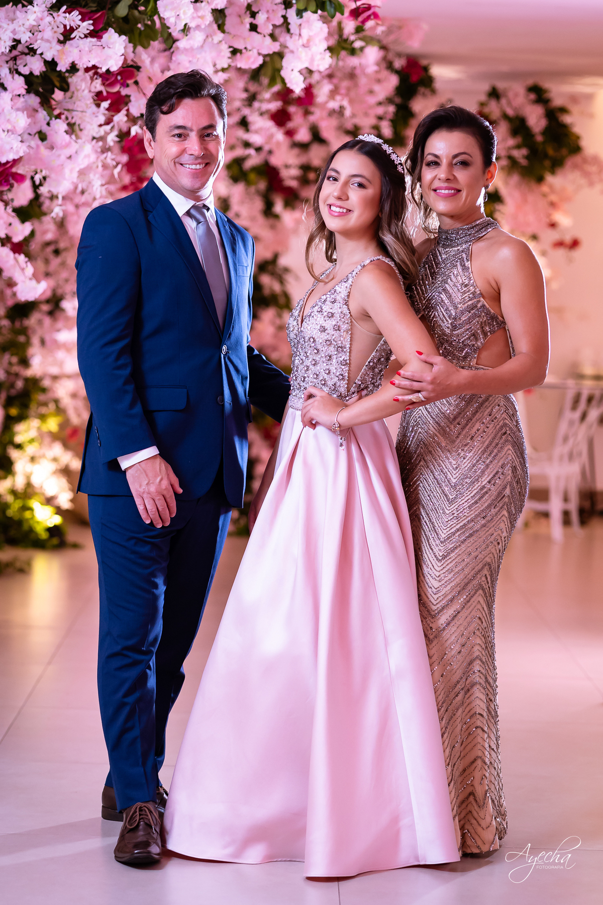 Debutante elegante; Debutante luxo; 15 anos de luxo; fotos debutante; fotos 15 anos; eventos Curitiba; Maggiore Evento, 15 anos Maggiore; Casamento Maggiore; Barigui Eventos; pai debutante; mãe debutante; 