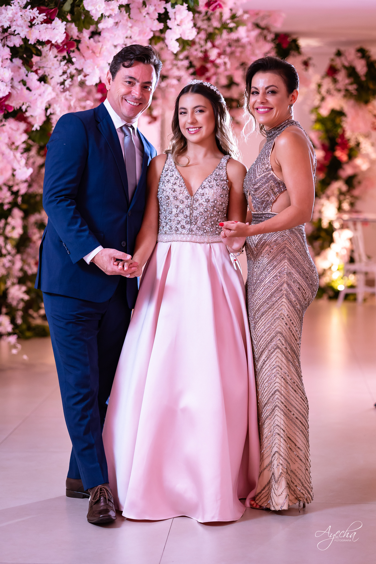 Debutante elegante; Debutante luxo; 15 anos de luxo; fotos debutante; fotos 15 anos; eventos Curitiba; Maggiore Evento, 15 anos Maggiore; Casamento Maggiore; Barigui Eventos; pai debutante; mãe debutante; 