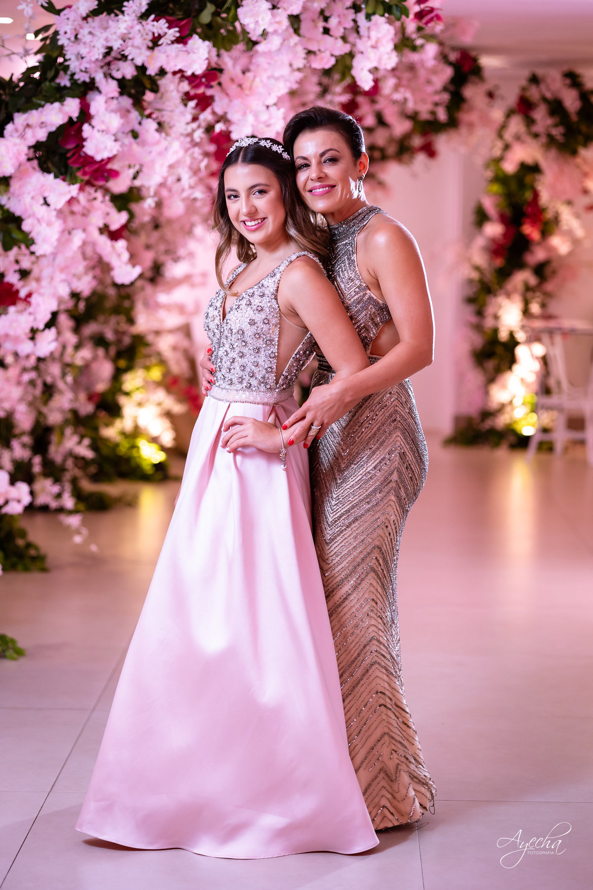 Debutante elegante; Debutante luxo; 15 anos de luxo; fotos debutante; fotos 15 anos; eventos Curitiba; Maggiore Evento, 15 anos Maggiore; Casamento Maggiore; Barigui Eventos; pai debutante; mãe debutante; 