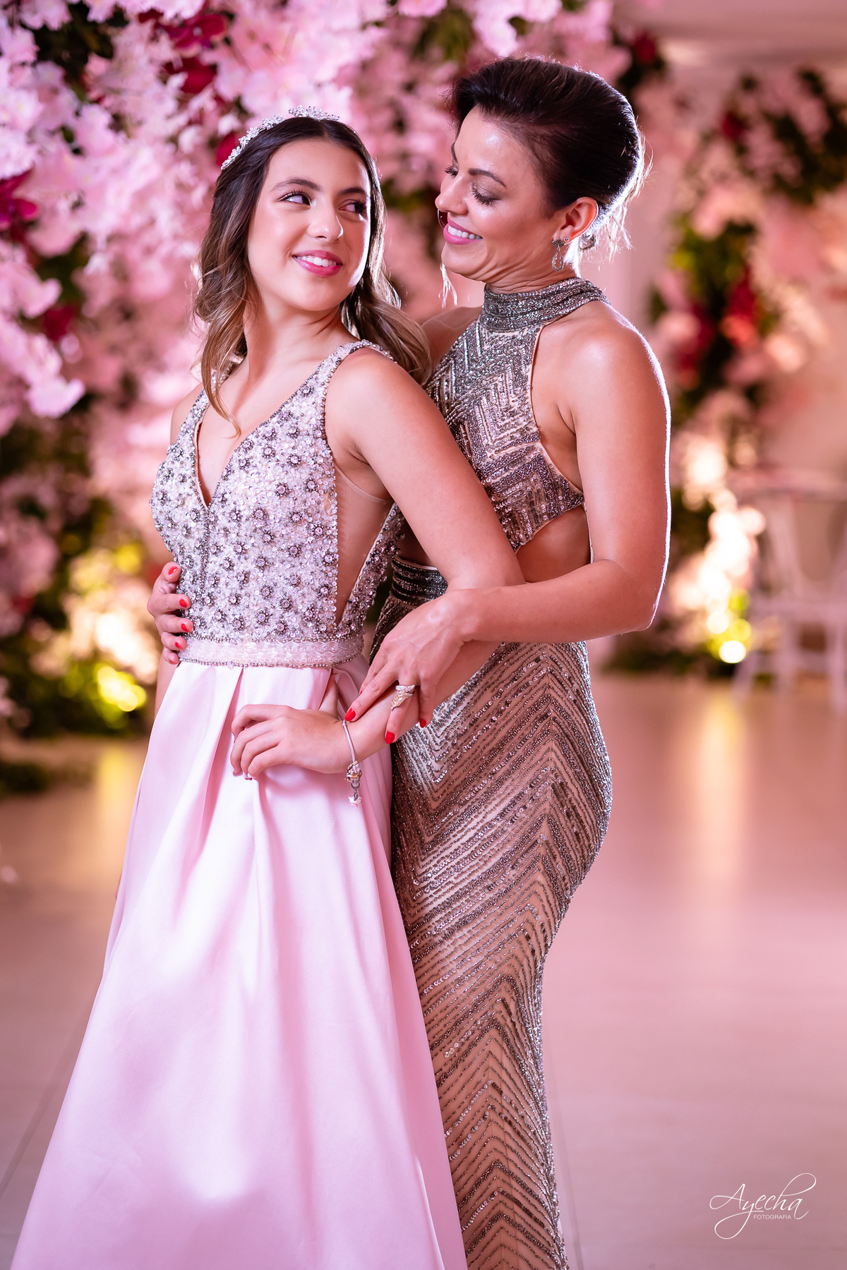 Debutante elegante; Debutante luxo; 15 anos de luxo; fotos debutante; fotos 15 anos; eventos Curitiba; Maggiore Evento, 15 anos Maggiore; Casamento Maggiore; Barigui Eventos; pai debutante; mãe debutante; 