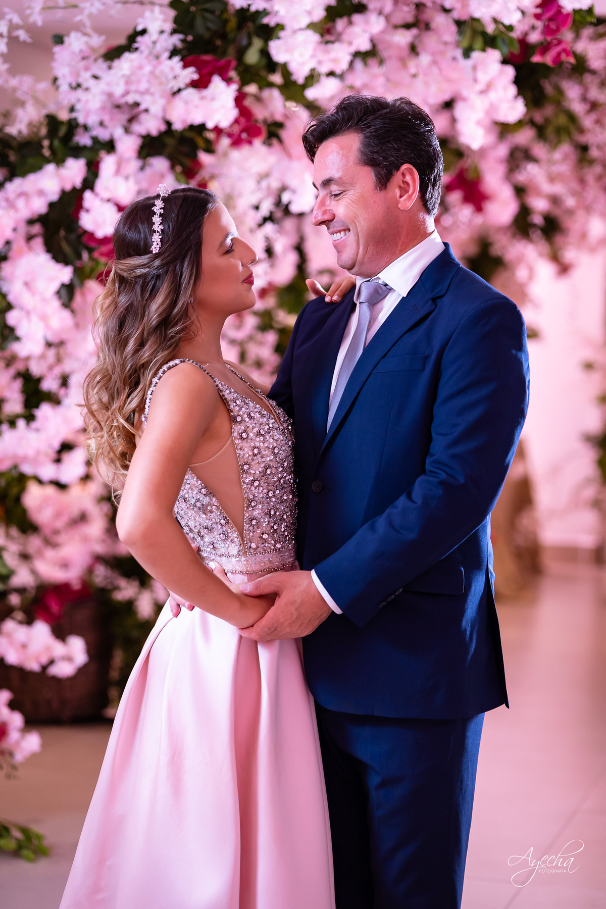 Debutante elegante; Debutante luxo; 15 anos de luxo; fotos debutante; fotos 15 anos; eventos Curitiba; Maggiore Evento, 15 anos Maggiore; Casamento Maggiore; Barigui Eventos; pai debutante; mãe debutante; 
