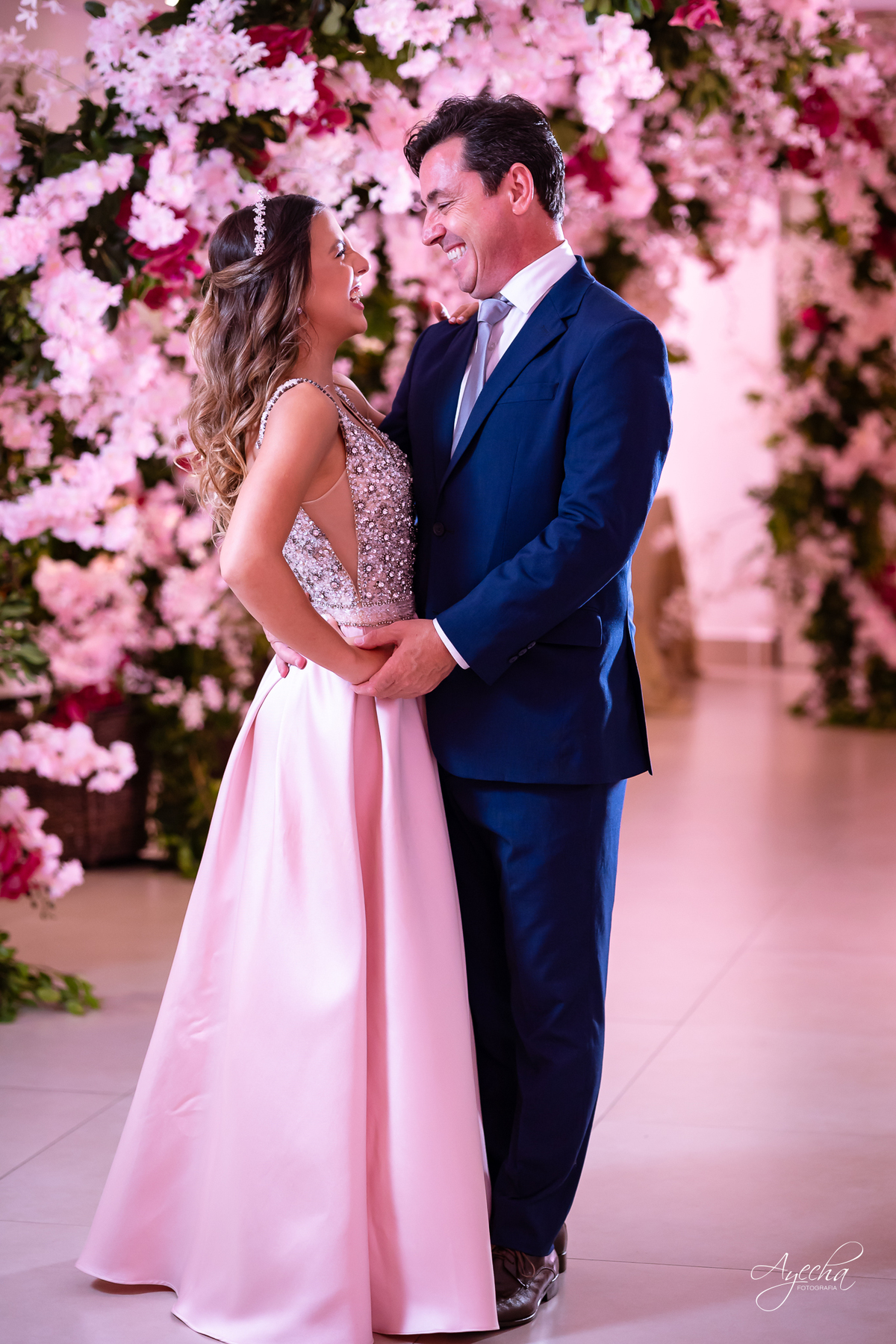 Debutante elegante; Debutante luxo; 15 anos de luxo; fotos debutante; fotos 15 anos; eventos Curitiba; Maggiore Evento, 15 anos Maggiore; Casamento Maggiore; Barigui Eventos; pai debutante; mãe debutante; 