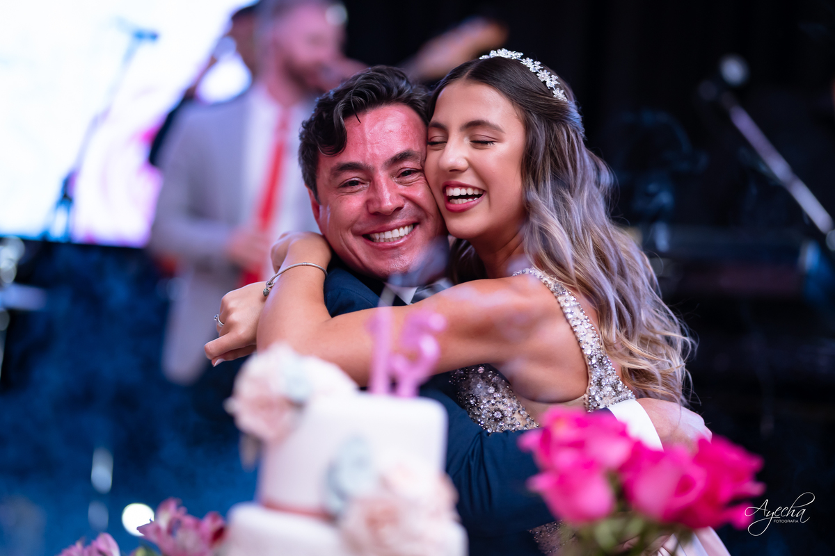 Debutante elegante; Debutante luxo; 15 anos de luxo; fotos debutante; fotos 15 anos; eventos Curitiba; Maggiore Evento, 15 anos Maggiore; Casamento Maggiore; Barigui Eventos; pai debutante; mãe debutante; 