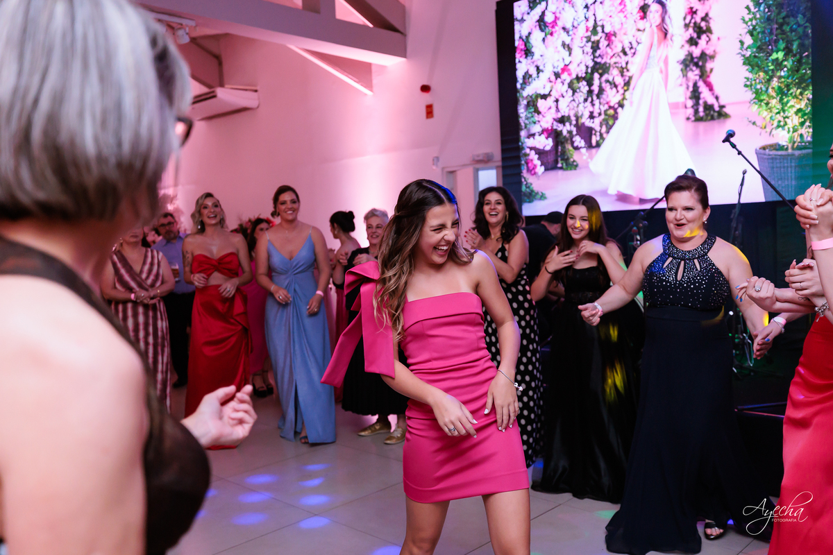 Debutante elegante; Debutante luxo; 15 anos de luxo; fotos debutante; fotos 15 anos; eventos Curitiba; Maggiore Evento, 15 anos Maggiore; Casamento Maggiore; Barigui Eventos; pai debutante; mãe debutante; 