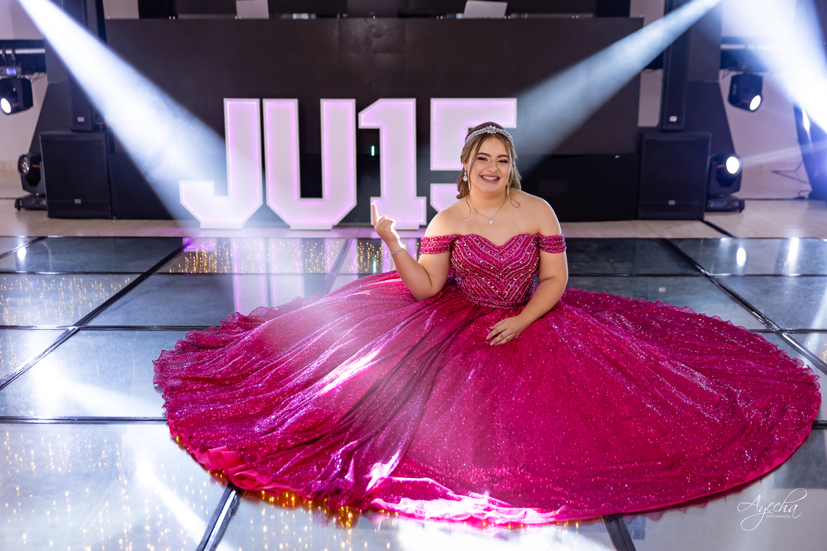 Chácara Ienkot 15 anos; Casamento Iekot; Noiva são josé dos pinhais; making of debutante; mãe e filha 15 anos; regina rocha maquiadora; cris decorações são josé dos pinhais; ensaio de noivos; pré wedding; chácara eventos curitiba; fotografos são josé