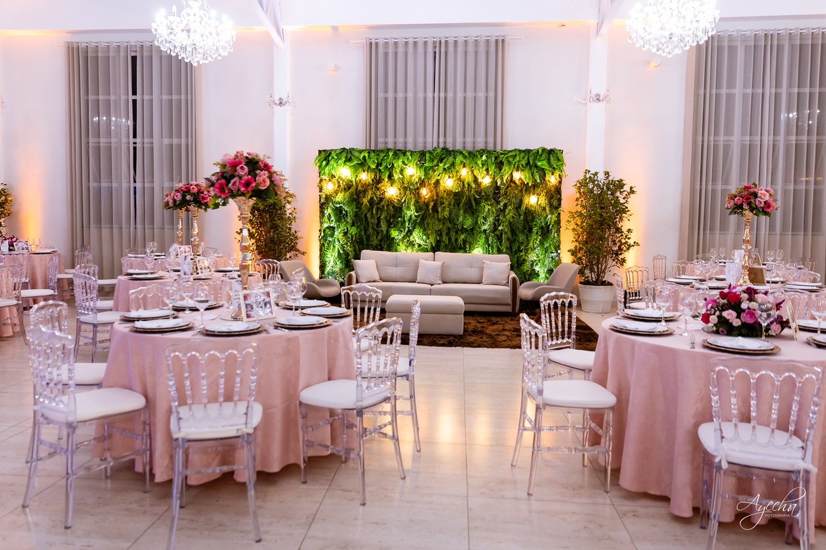 Chácara Ienkot 15 anos; Casamento Iekot; Noiva são josé dos pinhais; making of debutante; mãe e filha 15 anos; regina rocha maquiadora; cris decorações são josé dos pinhais; dj telão e pista de led;
