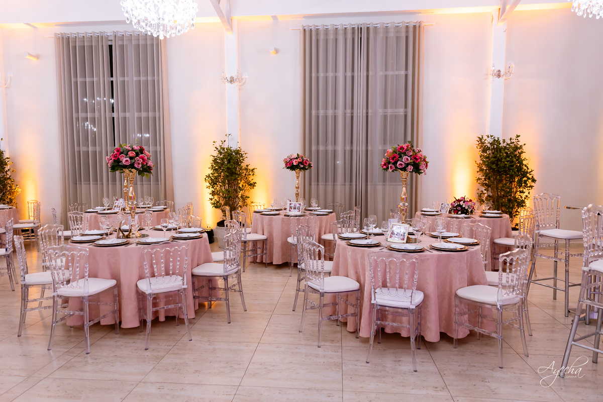 Chácara Ienkot 15 anos; Casamento Iekot; Noiva são josé dos pinhais; making of debutante; mãe e filha 15 anos; regina rocha maquiadora; cris decorações são josé dos pinhais; dj telão e pista de led;