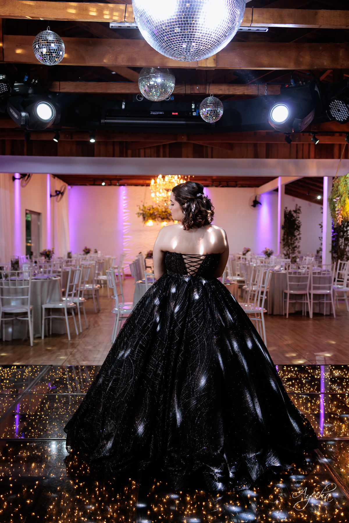 decoração lilás; cerimonial curitiba; lagos italy, fotografo de 15 anos curitiba; inspiração festa de debutante; vestido de debutante preto; dicas 15 anos; letras iluminadas gigantes; decoração 15 anos; chácara 15 anos; vestido de debutante curitiba; 