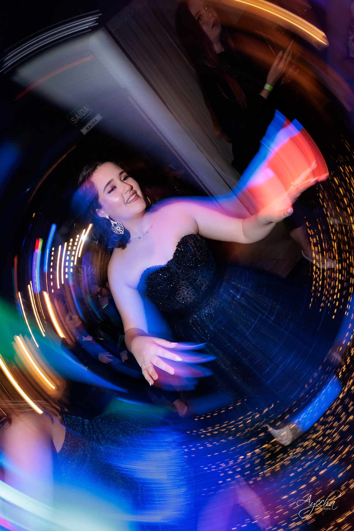 decoração lilás; cerimonial curitiba; lagos italy, fotografo de 15 anos curitiba; inspiração festa de debutante; vestido de debutante preto; dicas 15 anos; letras iluminadas gigantes; decoração 15 anos; chácara 15 anos; vestido de debutante curitiba; 