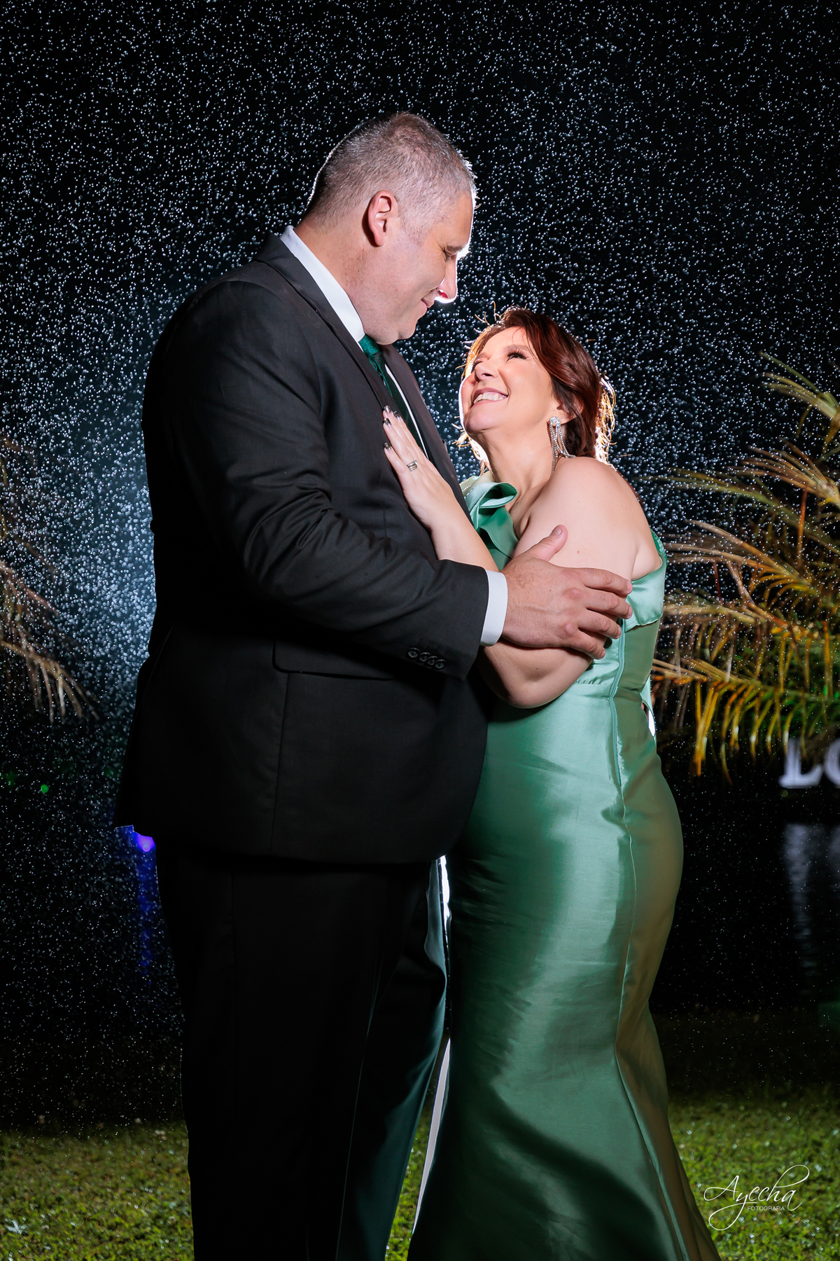 decoração lilás; cerimonial curitiba; lagos italy, fotografo de 15 anos curitiba; inspiração festa de debutante; vestido de debutante preto; dicas 15 anos; letras iluminadas gigantes; decoração 15 anos; chácara 15 anos; vestido de debutante curitiba; 