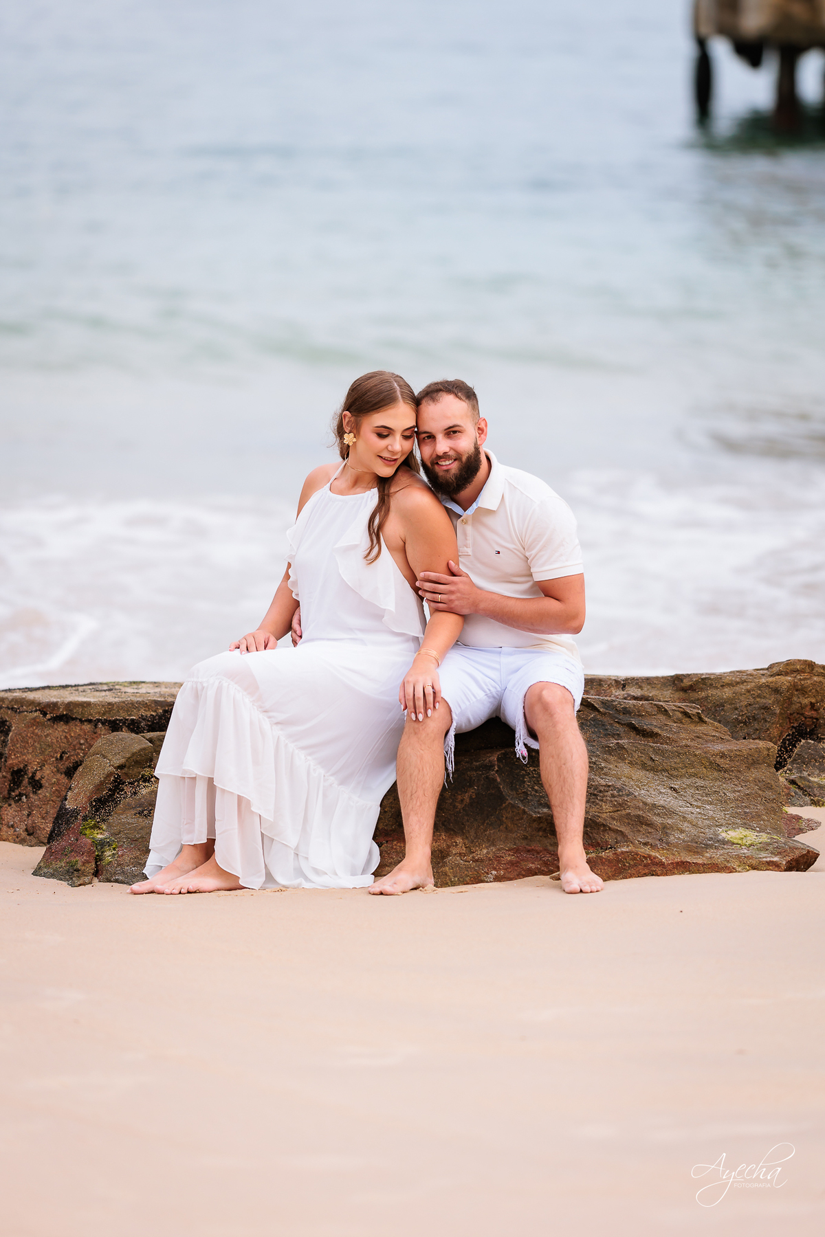 Ensaio Pré Wedding na praia; ensaio de casal na praia; ensaio bombinhas; pré wedding curitiba; ensaio amanhecer; casal nascer do sol; noivos praia; casamento praia sc; fotografos de casamento curitiba; ensaio de casamento 