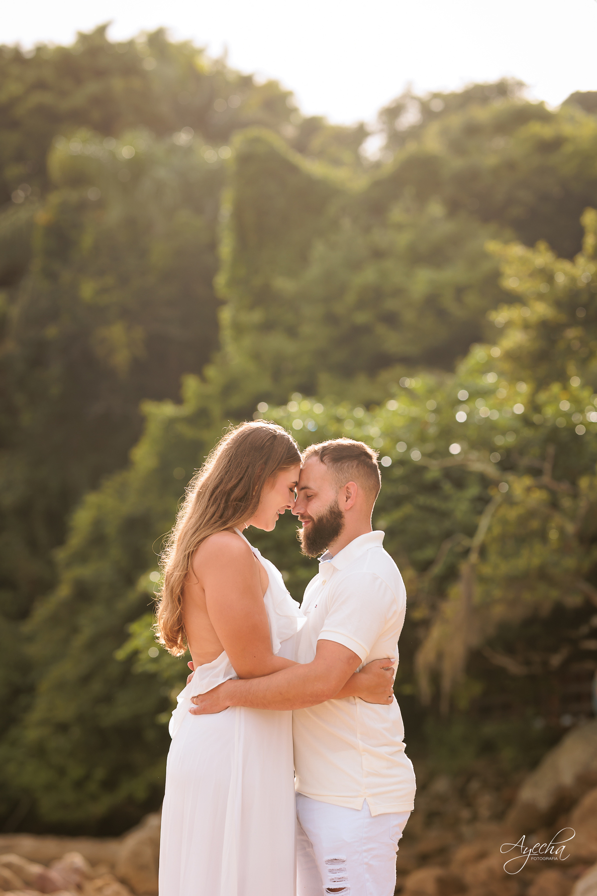 Ensaio Pré Wedding na praia; ensaio de casal na praia; ensaio bombinhas; pré wedding curitiba; ensaio amanhecer; casal nascer do sol; noivos praia; casamento praia sc; fotografos de casamento curitiba; ensaio de casamento 