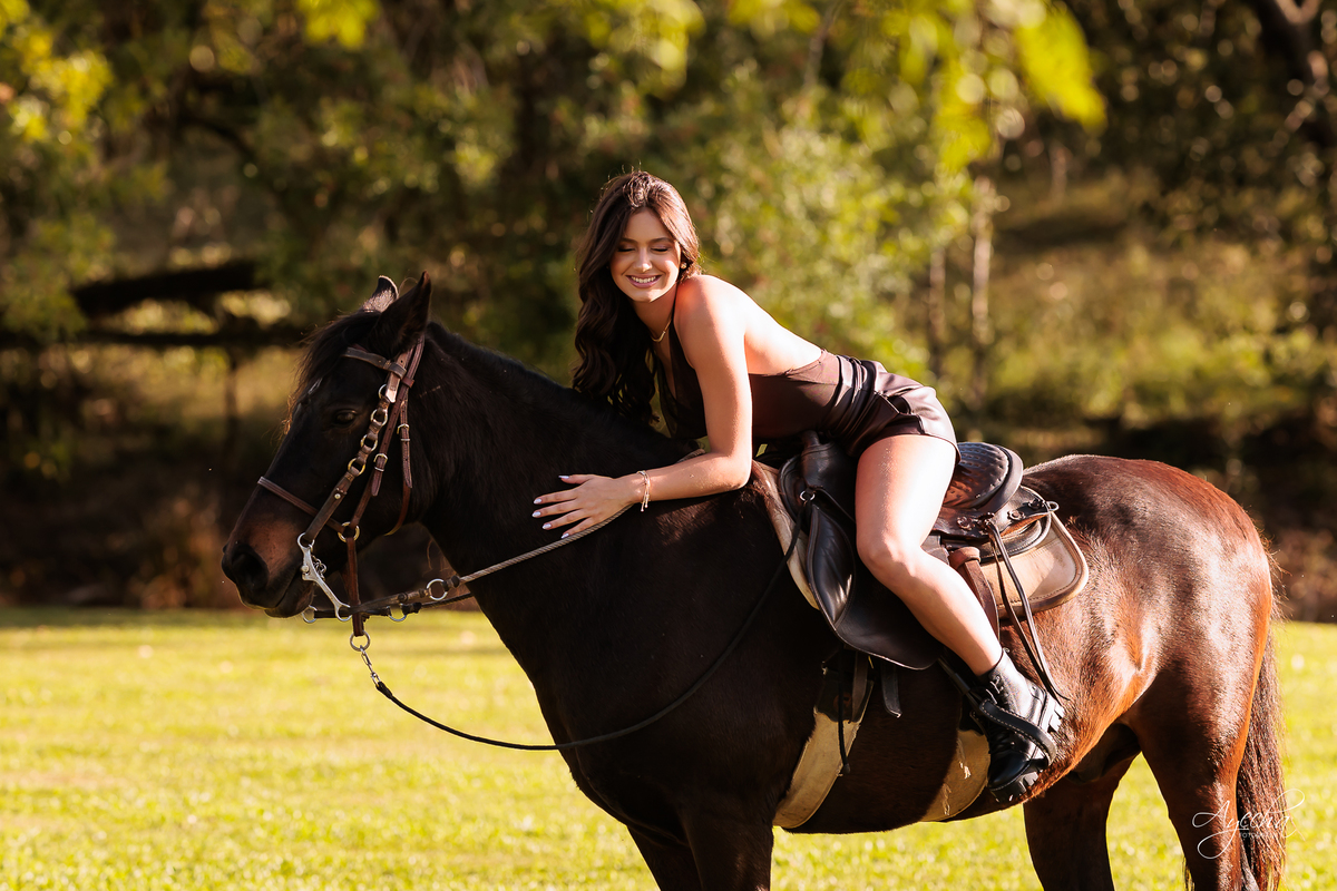Ensaio 15 anos Curitiba; Fotogtafo 15 anos Curitiba; Chácara para ensaios; Chácara Sentinela; Ensaio com cavalos Curitiba; Debutante Curitiba; Mezza Note Eventos; Villa Augusta; Piu José; Jockey; Mansão do Bosque; Ienkot; Evento 15 anos Curitiba;