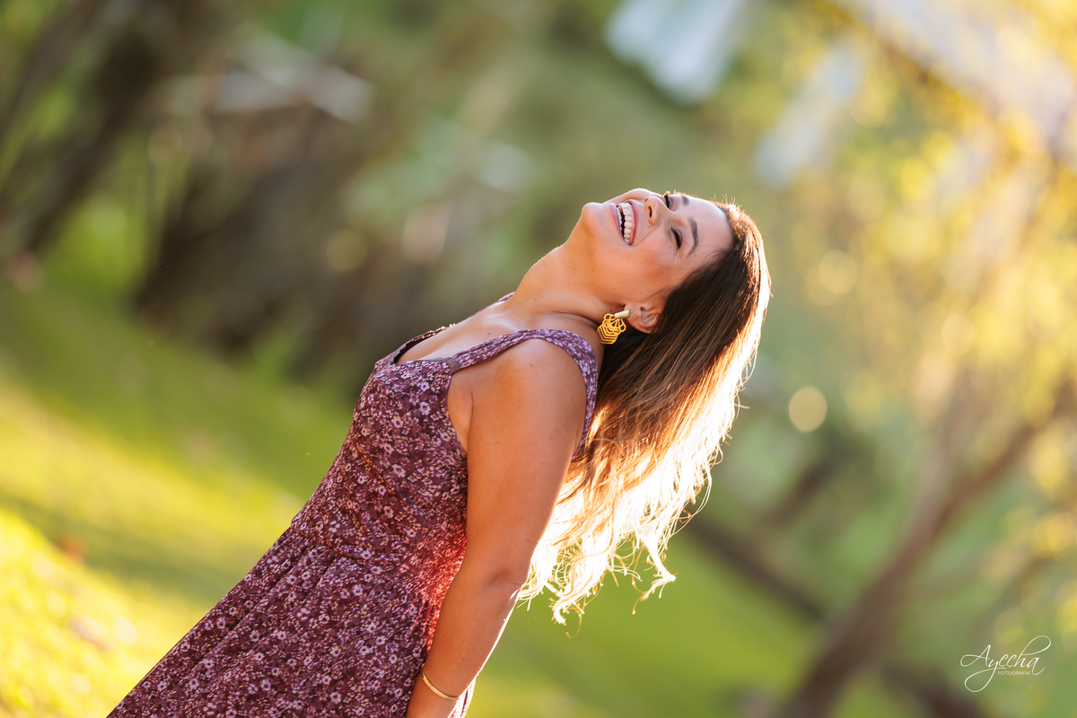 ensaio feminino; ensaio 40 anos; foto de aniversário; ensaio sensual; budoir; fotografa de muheres; ensaio de muheres; ensaio elegante; ideias para ensaio de aniversario; 50 anos; 30 anos; vinho; ensaio taça de vinho; 