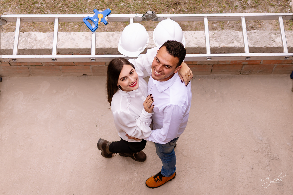 ensaio diferente; ensaio de casal, pé wedding; ensaio pré casamento; construindo nossa casa; ensaio contrução; ensaio autentico; ideia de fotos de casal; construindo nossa casa; fotos de casal; fotos noivos; ensaio noivos; ensaio familia