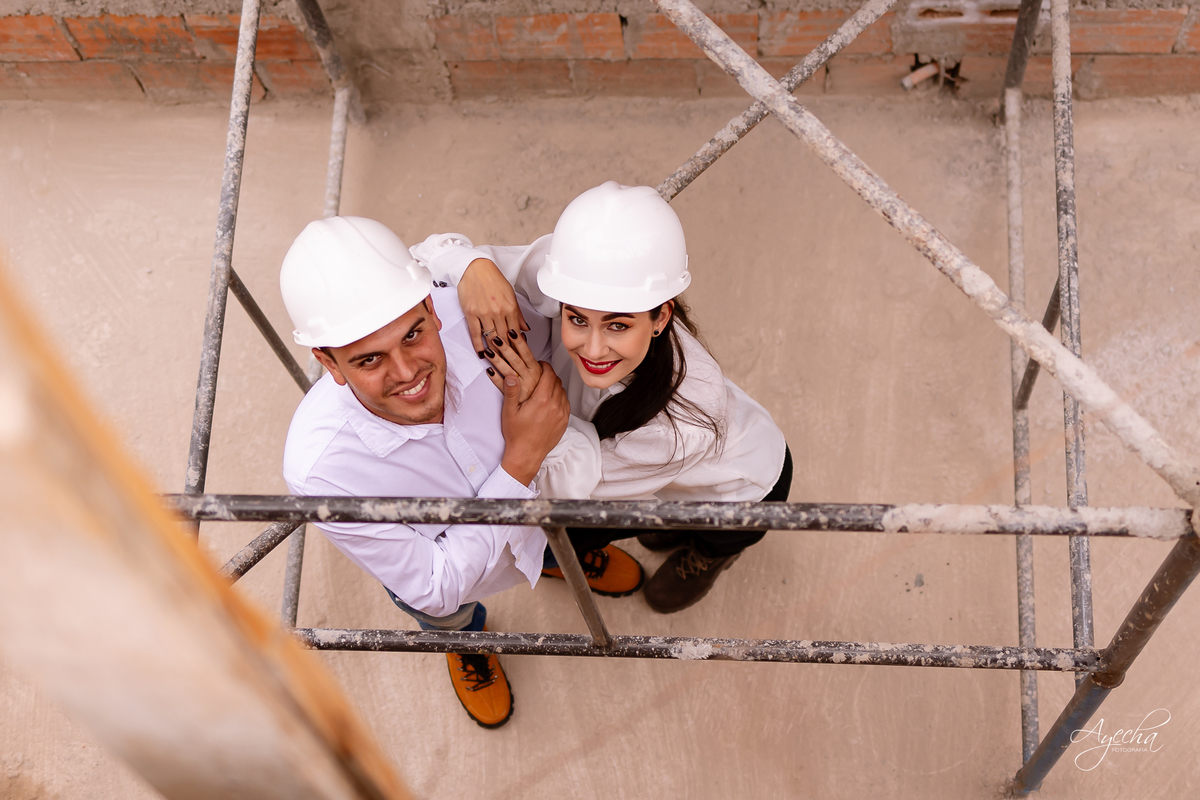 ensaio diferente; ensaio de casal, pé wedding; ensaio pré casamento; construindo nossa casa; ensaio contrução; ensaio autentico; ideia de fotos de casal; construindo nossa casa; fotos de casal; fotos noivos; ensaio noivos; ensaio familia