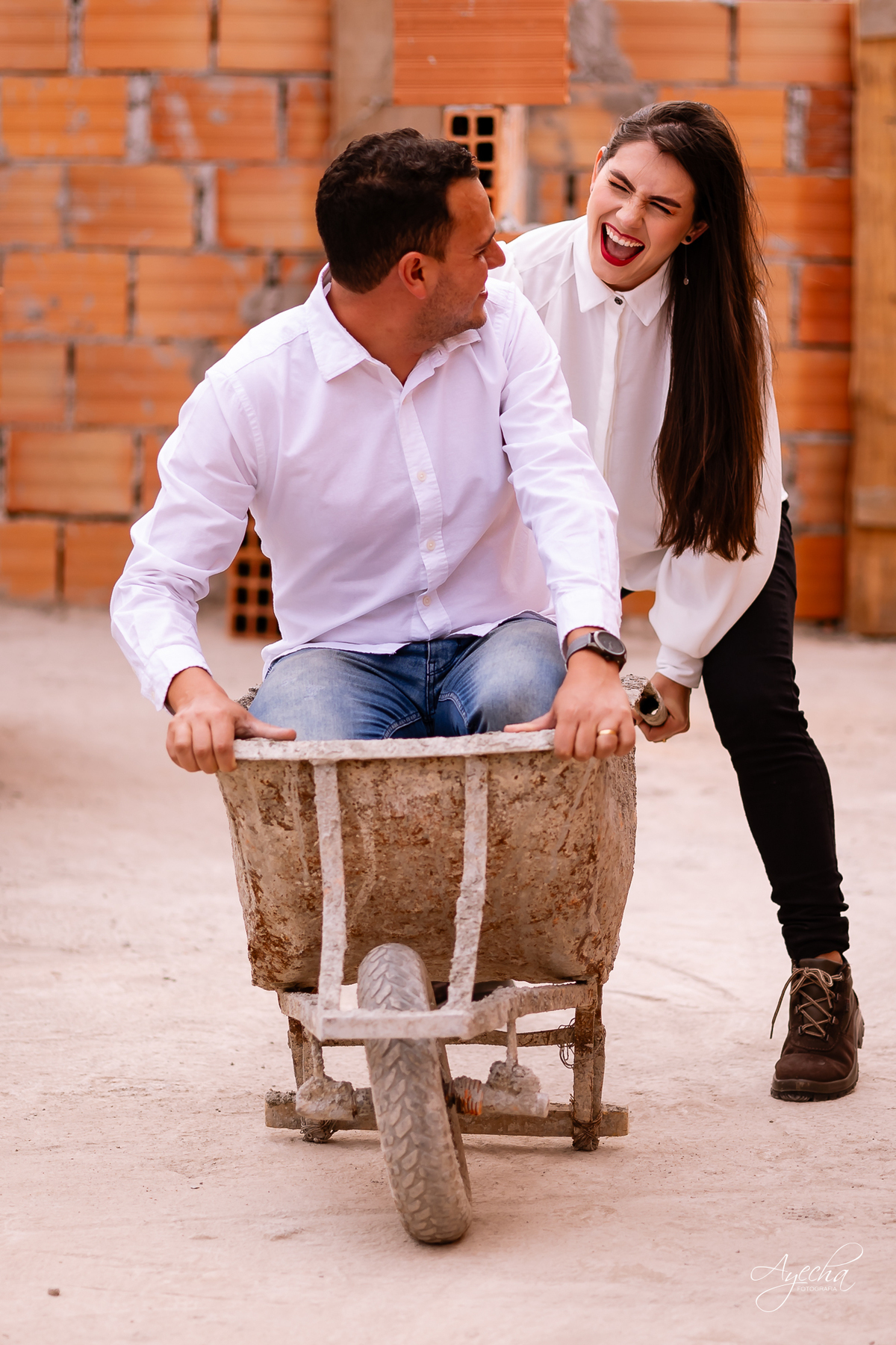 ensaio diferente; ensaio de casal, pé wedding; ensaio pré casamento; construindo nossa casa; ensaio contrução; ensaio autentico; ideia de fotos de casal; construindo nossa casa; fotos de casal; fotos noivos; ensaio noivos; ensaio familia
