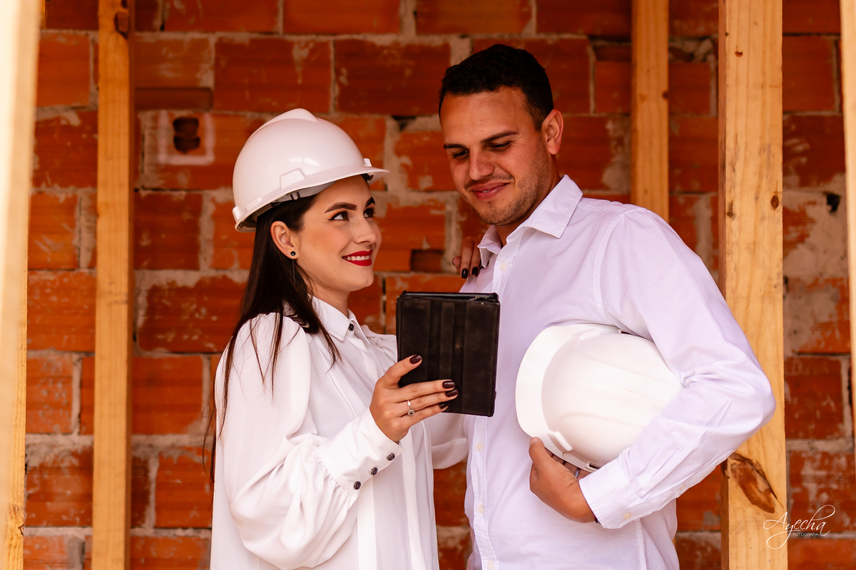 ensaio diferente; ensaio de casal, pé wedding; ensaio pré casamento; construindo nossa casa; ensaio contrução; ensaio autentico; ideia de fotos de casal; construindo nossa casa; fotos de casal; fotos noivos; ensaio noivos; ensaio familia