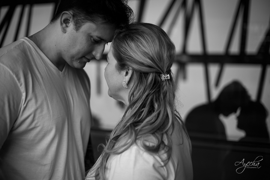 Ana e Ludi - Pré Wedding - Ensaio de Casal - Parque Barigui - Curitiba. Por Deborah Ayecha