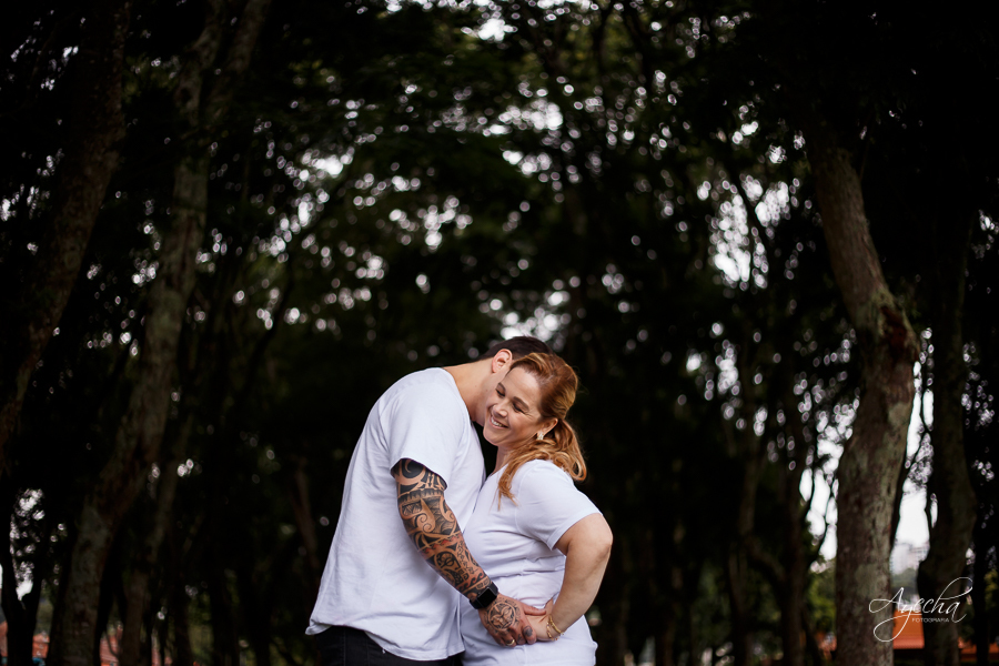 Ana e Ludi - Pré Wedding - Ensaio de Casal - Parque Barigui - Curitiba. Por Deborah Ayecha