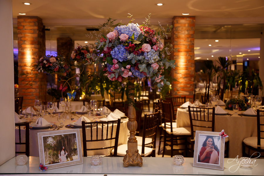 Fotografia de 15 anos; Vídeo de 15 anos; Debutantes Curitiba; Deborah Ayecha Fotografia; Festa de debutante; Festa de 15 anos;