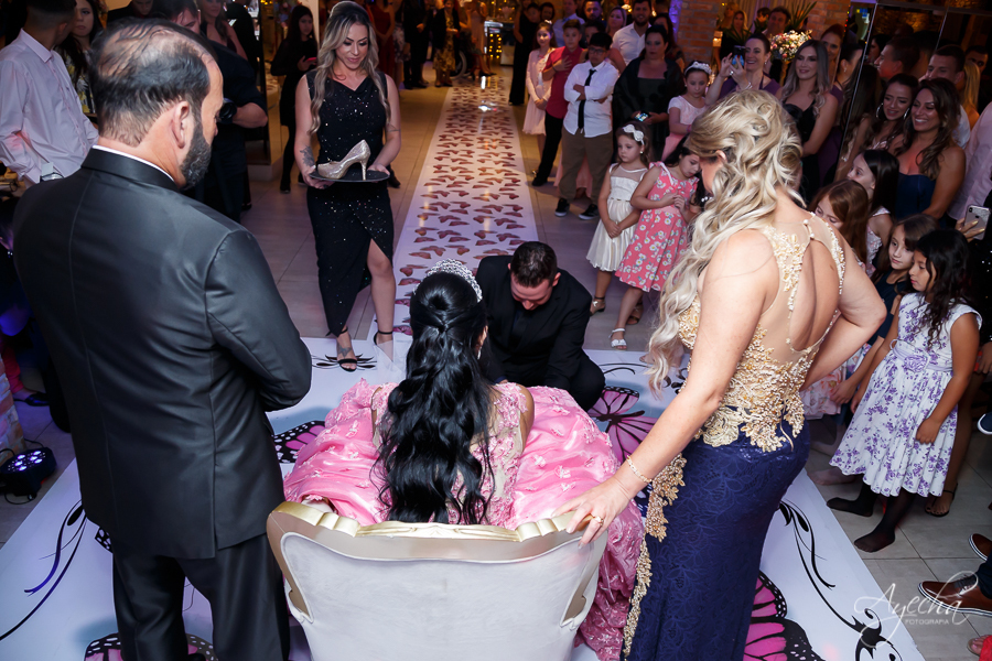 Fotografia de 15 anos; Vídeo de 15 anos; Debutantes Curitiba; Deborah Ayecha Fotografia; Festa de debutante; Festa de 15 anos;