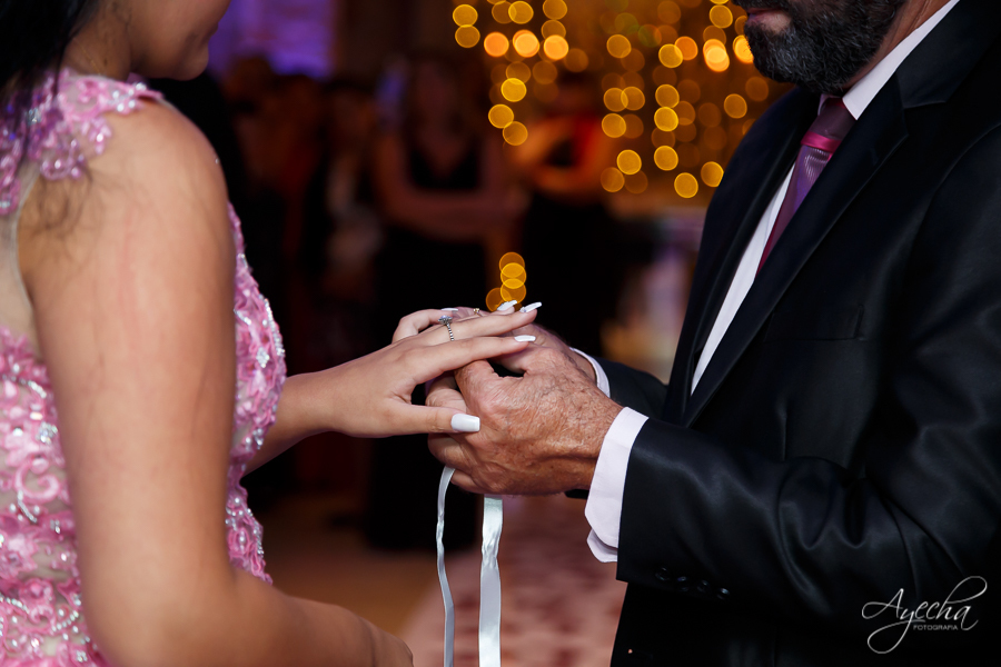 Fotografia de 15 anos; Vídeo de 15 anos; Debutantes Curitiba; Deborah Ayecha Fotografia; Festa de debutante; Festa de 15 anos;