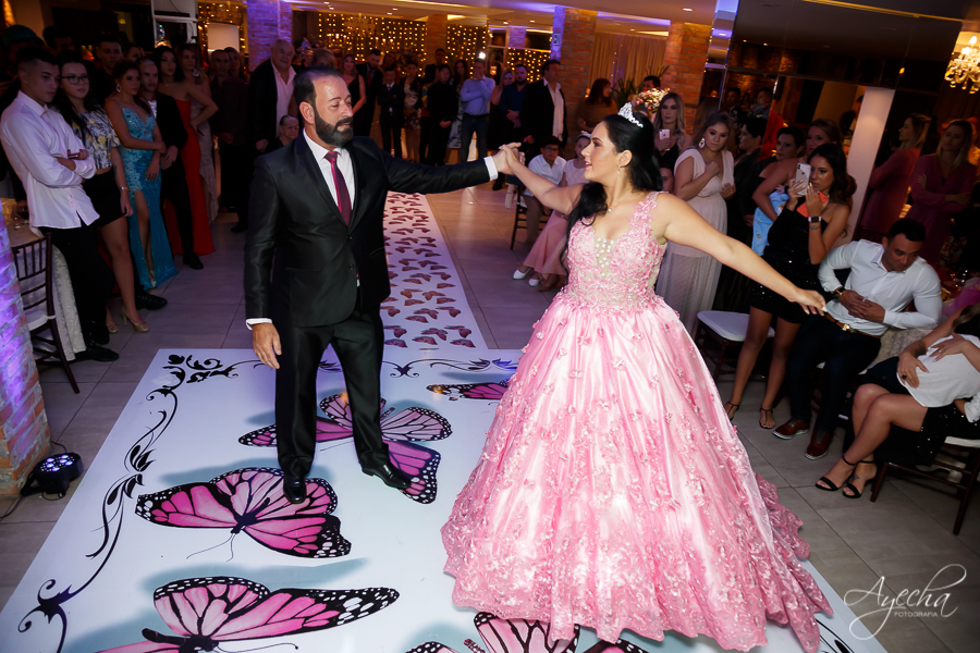 Fotografia de 15 anos; Vídeo de 15 anos; Debutantes Curitiba; Deborah Ayecha Fotografia; Festa de debutante; Festa de 15 anos;