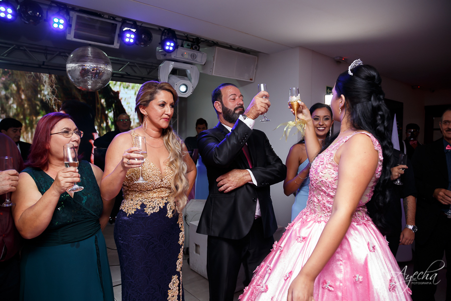 Fotografia de 15 anos; Vídeo de 15 anos; Debutantes Curitiba; Deborah Ayecha Fotografia; Festa de debutante; Festa de 15 anos;