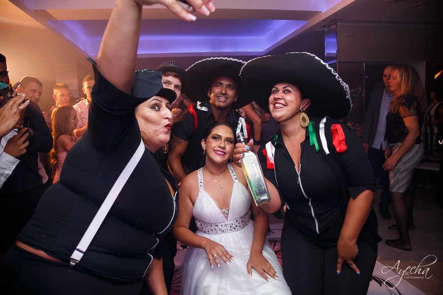 Fotografia de 15 anos; Vídeo de 15 anos; Debutantes Curitiba; Deborah Ayecha Fotografia; Festa de debutante; Festa de 15 anos;