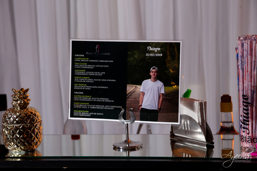 18 anos; Festa de 18 anos; Thiago Ronkoski; Deborah Ayecha Fotografia, Fotografo Curitiba, Fotografia Curitiba, Buffet Original, Fotografia de casamento; Debutantes Curitiba, 15 anos; Photographer, Wedding, Fotografia de casamento curitiba;