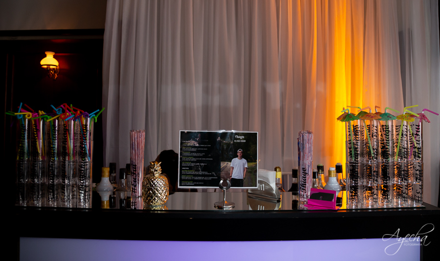 18 anos; Festa de 18 anos; Thiago Ronkoski; Deborah Ayecha Fotografia, Fotografo Curitiba, Fotografia Curitiba, Buffet Original, Fotografia de casamento; Debutantes Curitiba, 15 anos; Photographer, Wedding, Fotografia de casamento curitiba;