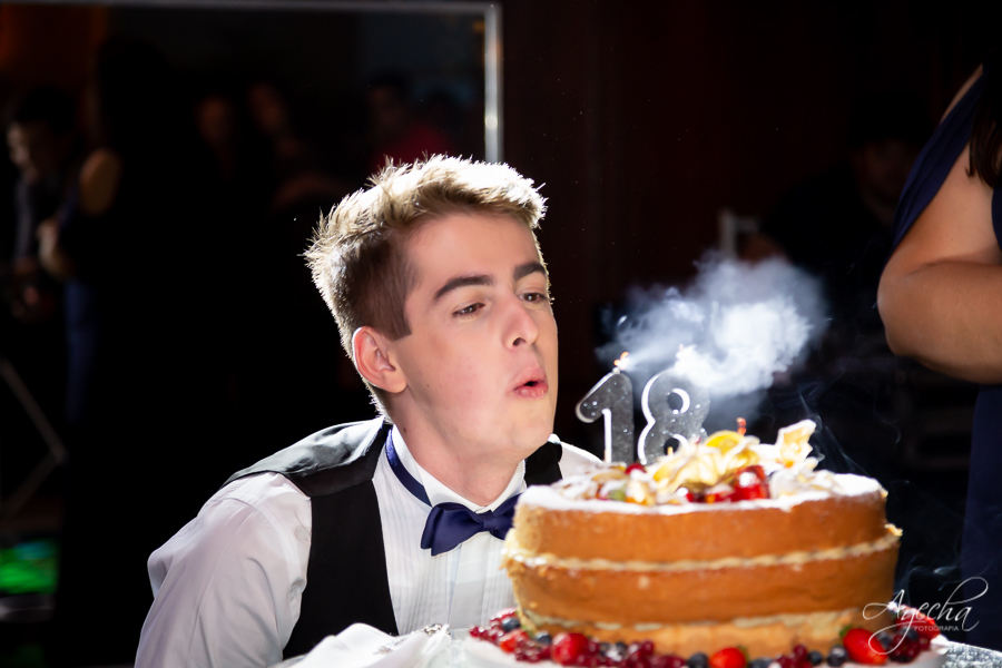 18 anos; Festa de 18 anos; Thiago Ronkoski; Deborah Ayecha Fotografia, Fotografo Curitiba, Fotografia Curitiba, Buffet Original, Fotografia de casamento; Debutantes Curitiba, 15 anos; Photographer, Wedding, Fotografia de casamento curitiba;