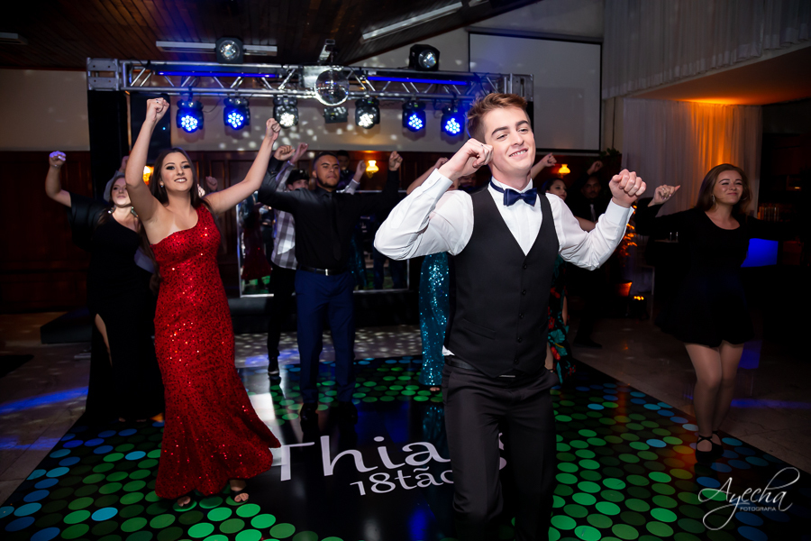 18 anos; Festa de 18 anos; Thiago Ronkoski; Deborah Ayecha Fotografia, Fotografo Curitiba, Fotografia Curitiba, Buffet Original, Fotografia de casamento; Debutantes Curitiba, 15 anos; Photographer, Wedding, Fotografia de casamento curitiba;