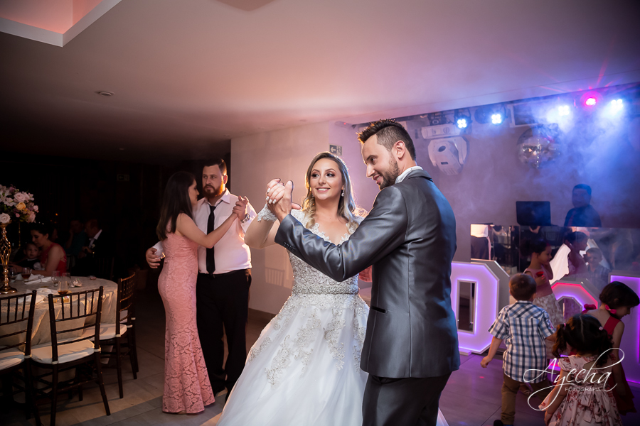 Deborah Ayecha Fotografia; noivas curitibanas; fotografia de casamento curitiba; casamento em curitiba, bella vista eventos, hotel jhonscher san juan, making of noiva, fotografo de casamento; dança dos noivos