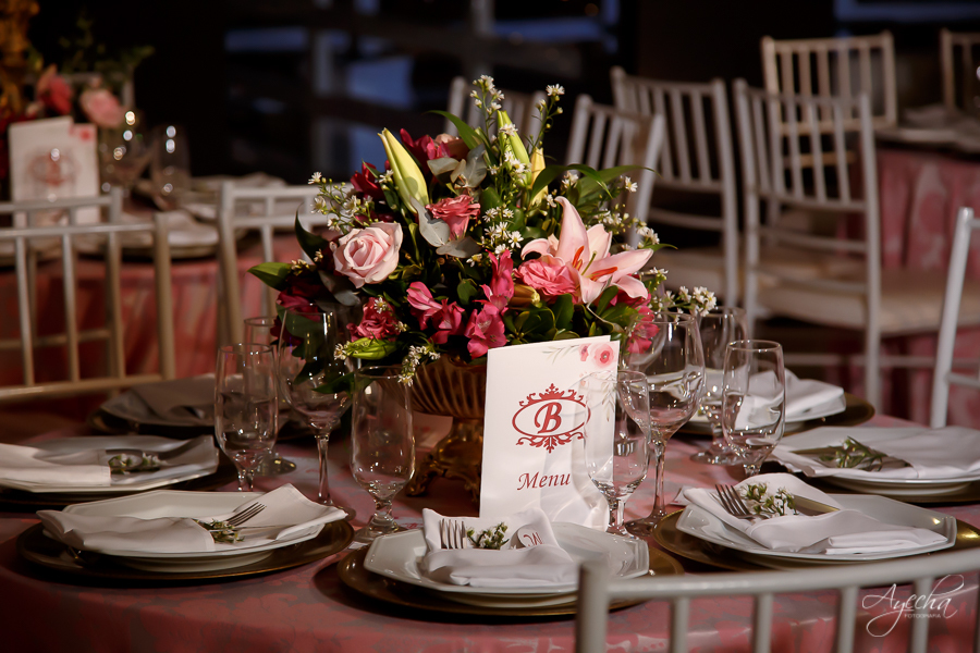 15 ANOS; DEBUTANTE; FESTA DE DEBUTANTE; FESTA DE 15 ANOS; ENSAIO DE DEBUTANTE; ENSAIO DE 15 ANOS; FESTA DE DEBUTANTE; FESTA DE 15 ANOS; CHACARA ABURA; MAKING OF DEBUTANTE; FOTOGRAFO DE 15 ANOS; FOTOGRAFIA; VESTIDO DE DEBUTANTE; VESTIDO 15 ANOS