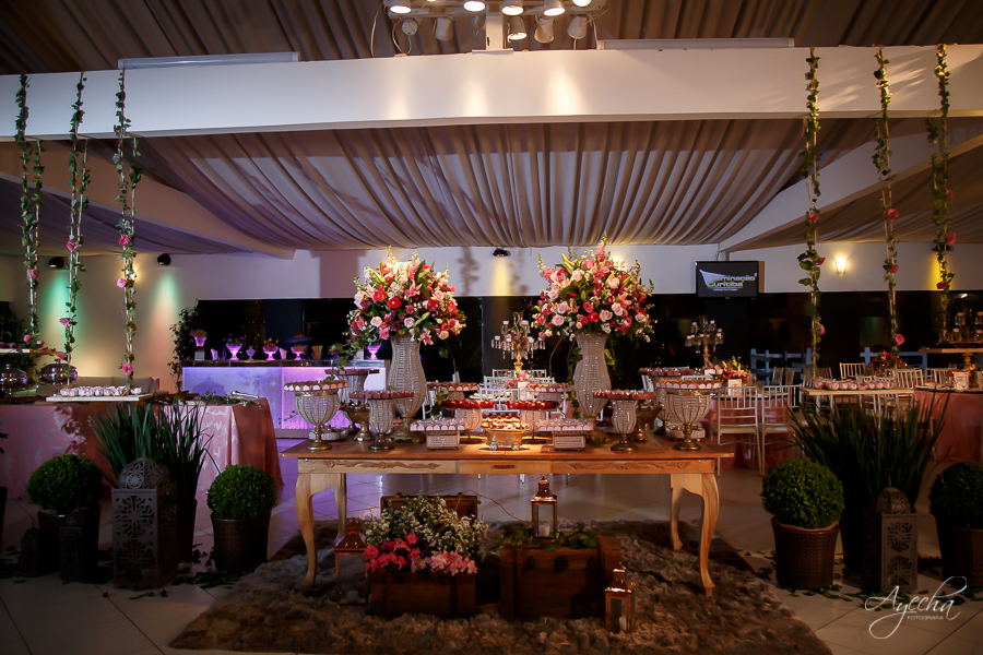 15 ANOS; DEBUTANTE; FESTA DE DEBUTANTE; FESTA DE 15 ANOS; ENSAIO DE DEBUTANTE; ENSAIO DE 15 ANOS; FESTA DE DEBUTANTE; FESTA DE 15 ANOS; CHACARA ABURA; MAKING OF DEBUTANTE; FOTOGRAFO DE 15 ANOS; FOTOGRAFIA; VESTIDO DE DEBUTANTE; VESTIDO 15 ANOS