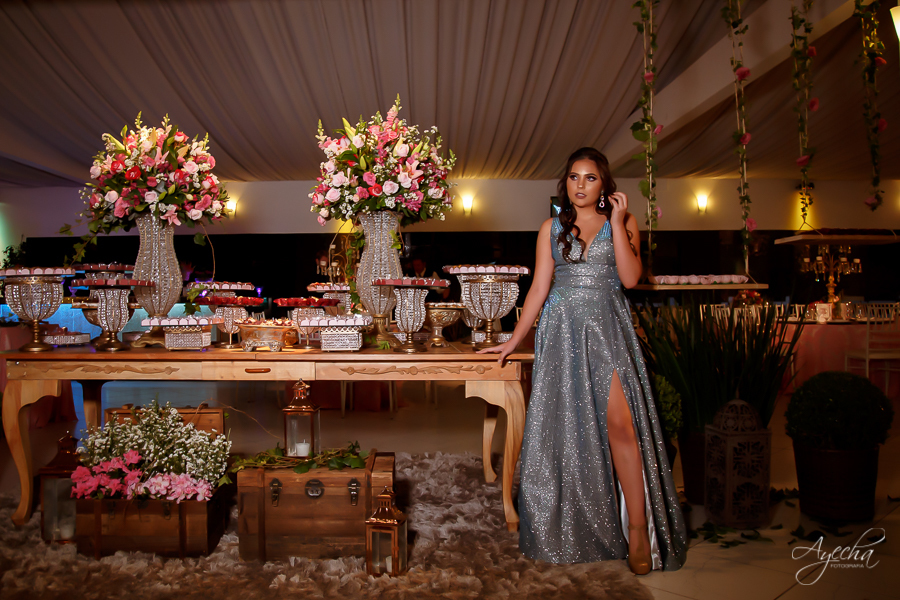 15 ANOS; DEBUTANTE; FESTA DE DEBUTANTE; FESTA DE 15 ANOS; ENSAIO DE DEBUTANTE; ENSAIO DE 15 ANOS; FESTA DE DEBUTANTE; FESTA DE 15 ANOS; CHACARA ABURA; MAKING OF DEBUTANTE; FOTOGRAFO DE 15 ANOS; 15 ANOS CURITIBA; VESTIDO DE DEBUTANTE; VESTIDO 15 ANOS