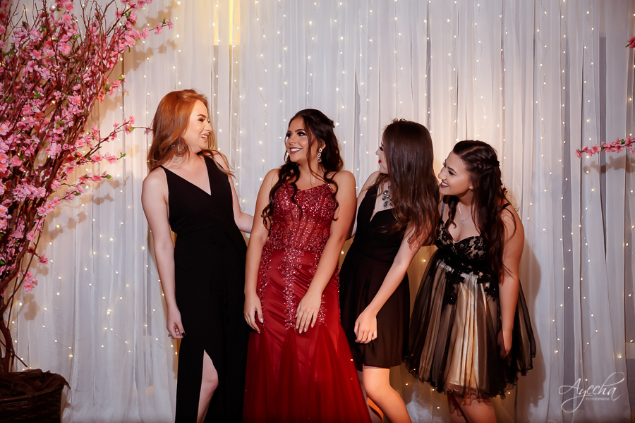 15 ANOS; DEBUTANTE; FESTA DE DEBUTANTE; FESTA DE 15 ANOS; ENSAIO DE DEBUTANTE; ENSAIO DE 15 ANOS; FESTA DE DEBUTANTE; FESTA DE 15 ANOS; CHACARA ABURA; MAKING OF DEBUTANTE; FOTOGRAFO DE 15 ANOS; 15 ANOS CURITIBA; VESTIDO DE DEBUTANTE; VESTIDO 15 ANOS