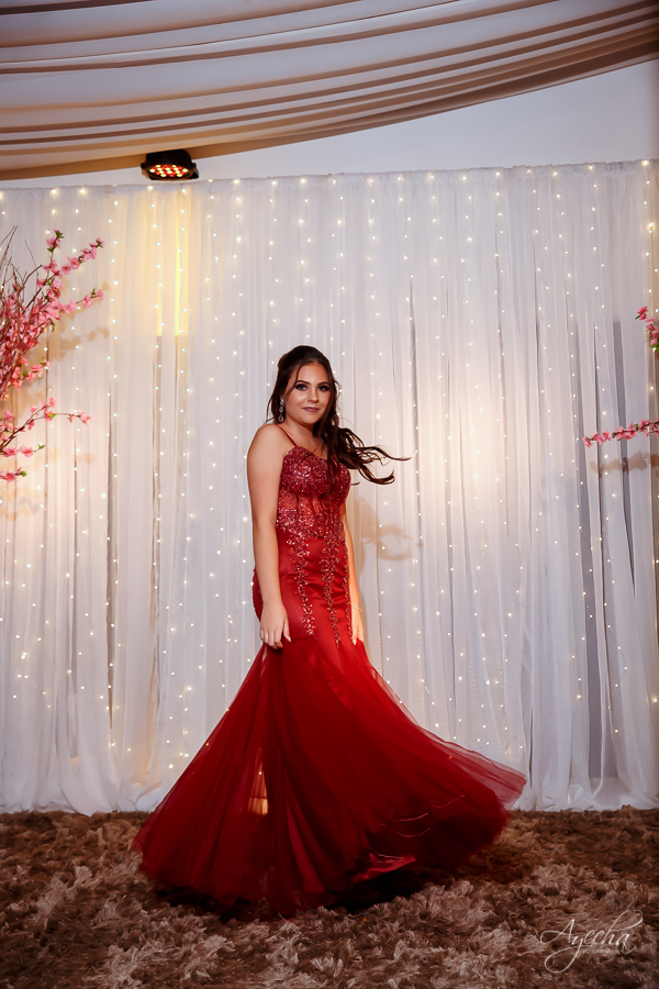 15 ANOS; DEBUTANTE; FESTA DE DEBUTANTE; FESTA DE 15 ANOS; ENSAIO DE DEBUTANTE; ENSAIO DE 15 ANOS; FESTA DE DEBUTANTE; FESTA DE 15 ANOS; CHACARA ABURA; MAKING OF DEBUTANTE; FOTOGRAFO DE 15 ANOS; 15 ANOS CURITIBA; VESTIDO DE DEBUTANTE; VESTIDO 15 ANOS