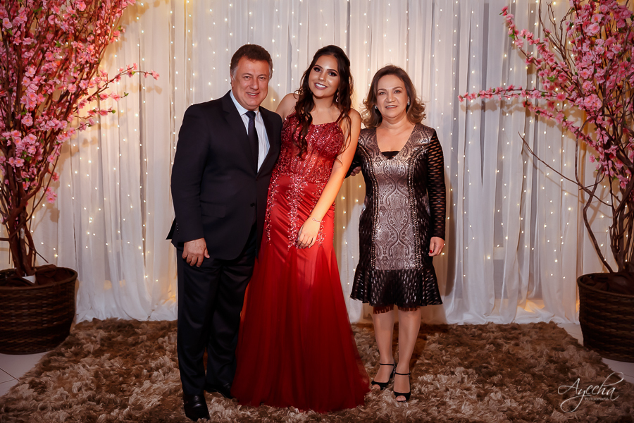 15 ANOS; DEBUTANTE; FESTA DE DEBUTANTE; FESTA DE 15 ANOS; ENSAIO DE DEBUTANTE; ENSAIO DE 15 ANOS; FESTA DE DEBUTANTE; FESTA DE 15 ANOS; CHACARA ABURA; MAKING OF DEBUTANTE; FOTOGRAFO DE 15 ANOS; 15 ANOS CURITIBA; VESTIDO DE DEBUTANTE; VESTIDO 15 ANOS