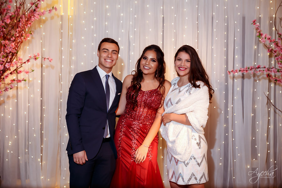 15 ANOS; DEBUTANTE; FESTA DE DEBUTANTE; FESTA DE 15 ANOS; ENSAIO DE DEBUTANTE; ENSAIO DE 15 ANOS; FESTA DE DEBUTANTE; FESTA DE 15 ANOS; CHACARA ABURA; MAKING OF DEBUTANTE; FOTOGRAFO DE 15 ANOS; 15 ANOS CURITIBA; VESTIDO DE DEBUTANTE; VESTIDO 15 ANOS