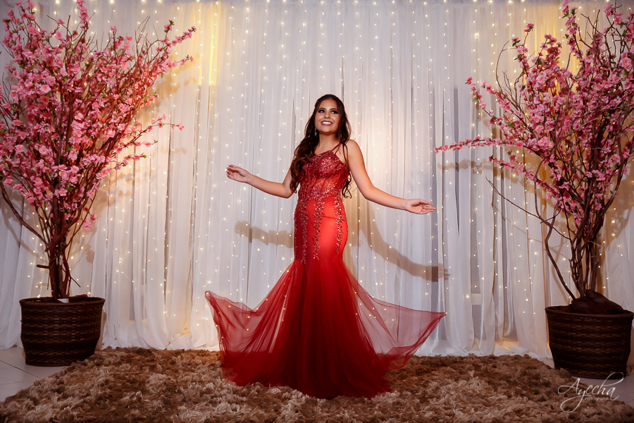 15 ANOS; DEBUTANTE; FESTA DE DEBUTANTE; FESTA DE 15 ANOS; ENSAIO DE DEBUTANTE; ENSAIO DE 15 ANOS; FESTA DE DEBUTANTE; FESTA DE 15 ANOS; CHACARA ABURA; MAKING OF DEBUTANTE; FOTOGRAFO DE 15 ANOS; 15 ANOS CURITIBA; VESTIDO DE DEBUTANTE; VESTIDO 15 ANOS