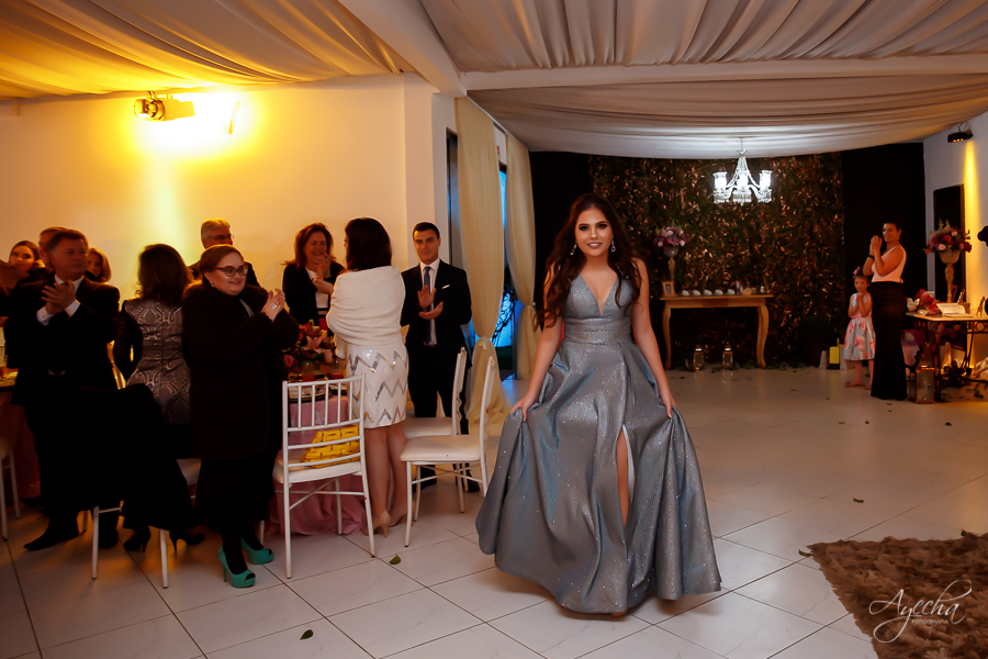 15 ANOS; DEBUTANTE; FESTA DE DEBUTANTE; FESTA DE 15 ANOS; ENSAIO DE DEBUTANTE; ENSAIO DE 15 ANOS; FESTA DE DEBUTANTE; FESTA DE 15 ANOS; CHACARA ABURA; MAKING OF DEBUTANTE; FOTOGRAFO DE 15 ANOS; 15 ANOS CURITIBA; VESTIDO DE DEBUTANTE; VESTIDO 15 ANOS