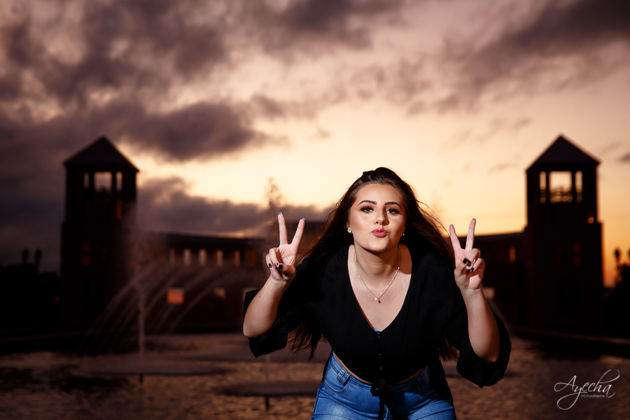 15 anos curitiba; ensaio de 15 anos; clipe de 15 anos; vídeo de 15 anos; fotos de 15 anos; ideias para 15 anos; debutantes; debutantes curitiba; deborah ayecha fotografia; eventos curitiba; festas curitiba; fornecedores curitiba;