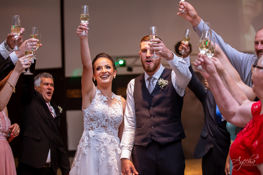 Noivas Curitibanas; Fotografo de Casamento Curitiba; Deborah Ayecha Fotografia; Rita Gonzales Maquiadora; Ensaio Parque das Aguas Piraquara; Vallejo Eventos; Eventos Piraquara; Eventos Curitiba; Fotografia de Casamento; Noivas Pinhais; Cerimoniale