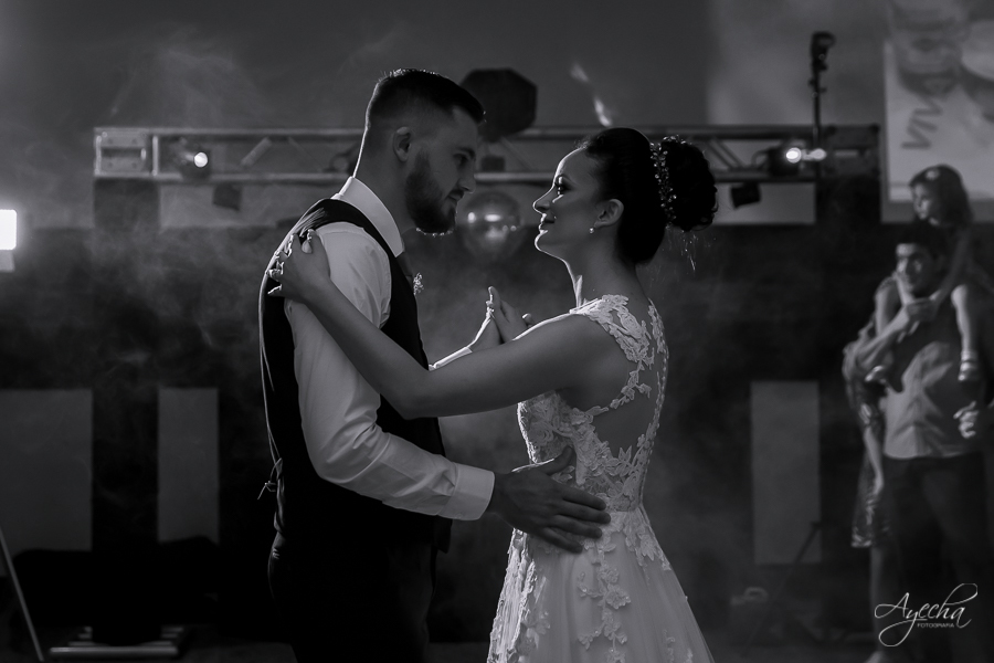 Noivas Curitibanas; Fotografo de Casamento Curitiba; Deborah Ayecha Fotografia; Rita Gonzales Maquiadora; Ensaio Parque das Aguas Piraquara; Vallejo Eventos; Eventos Piraquara; Eventos Curitiba; Fotografia de Casamento; Noivas Pinhais; Cerimoniale